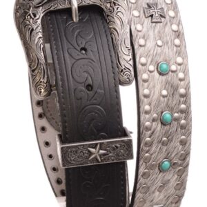 A close up of a belt with a buckle