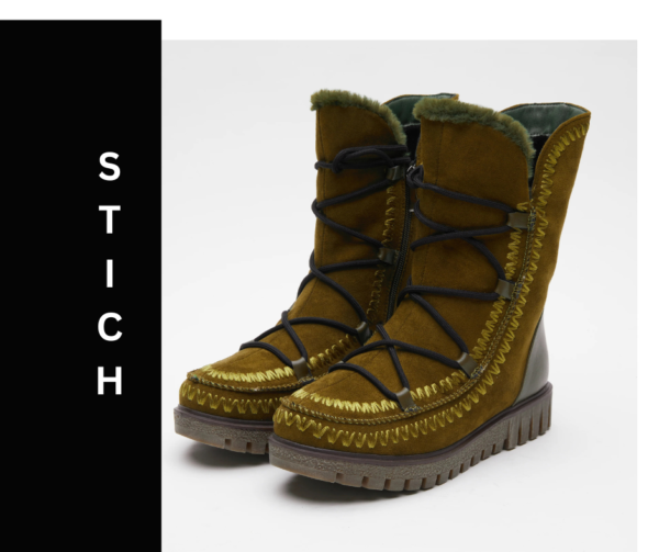 A pair of boots with laces on them.